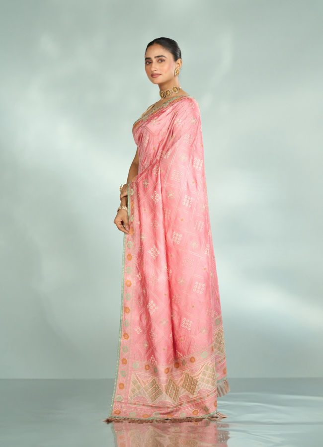 Mohey Women Beguiling Pink Elegance Saree