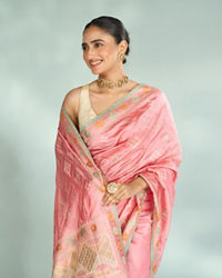Mohey Women Beguiling Pink Elegance Saree