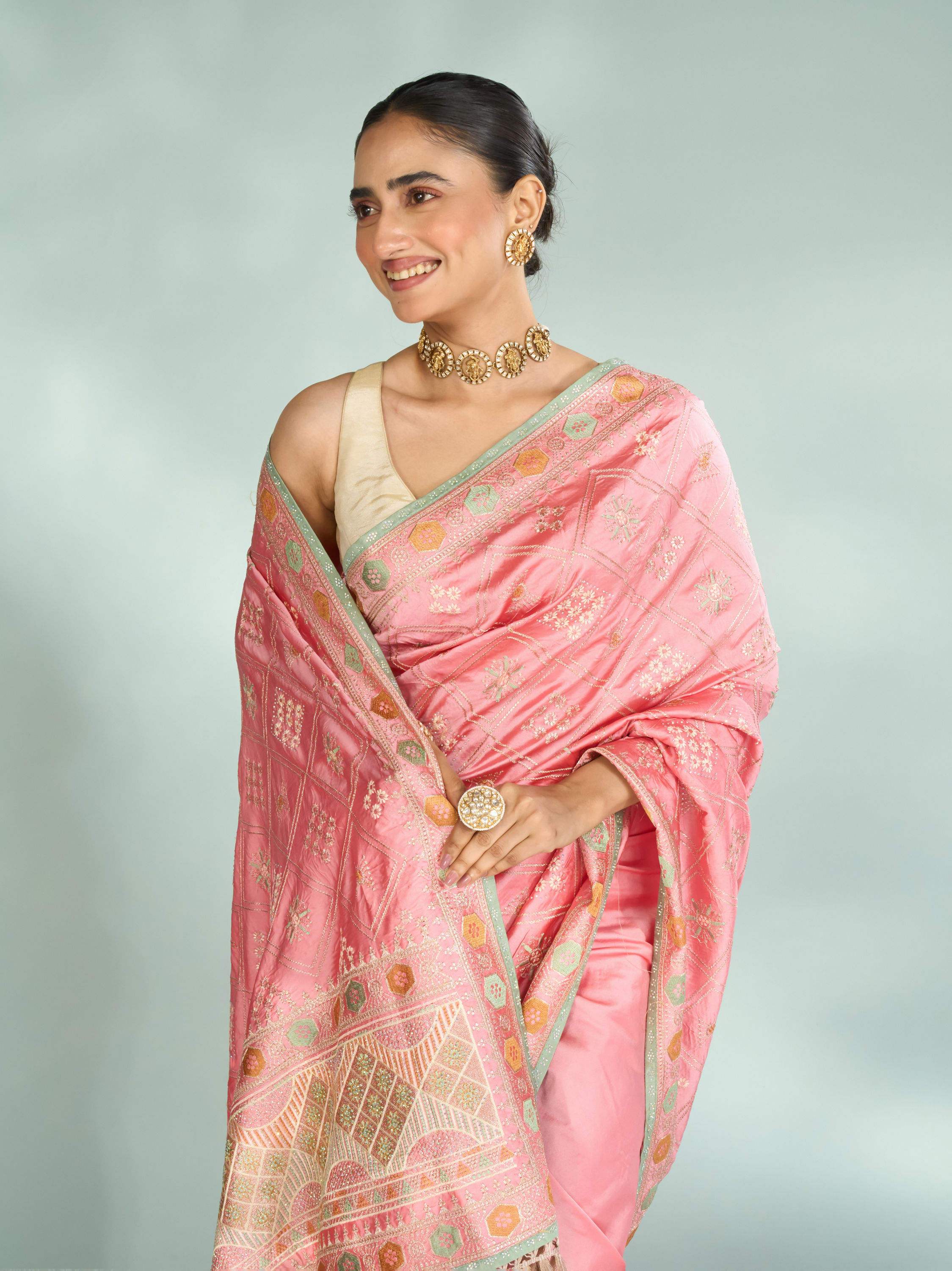 Mohey Women Beguiling Pink Elegance Saree