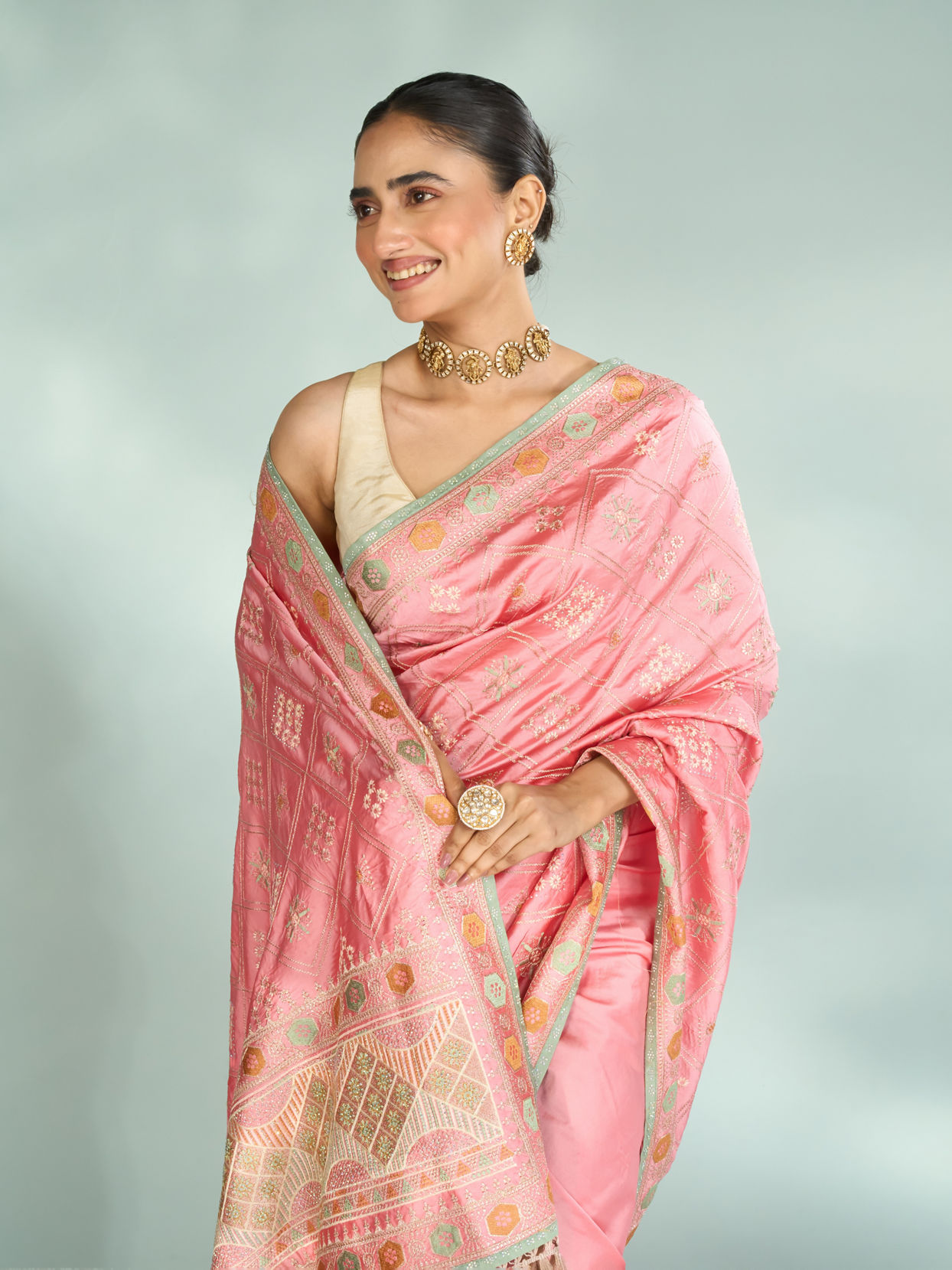 Mohey Women Beguiling Pink Elegance Saree