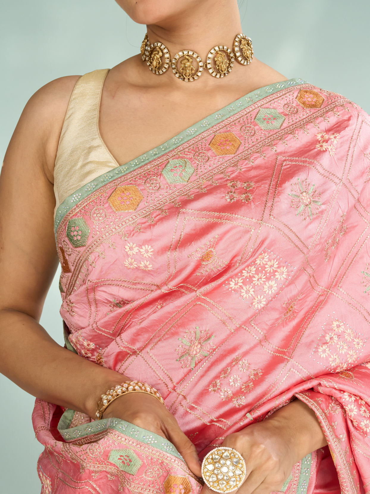 Mohey Women Beguiling Pink Elegance Saree