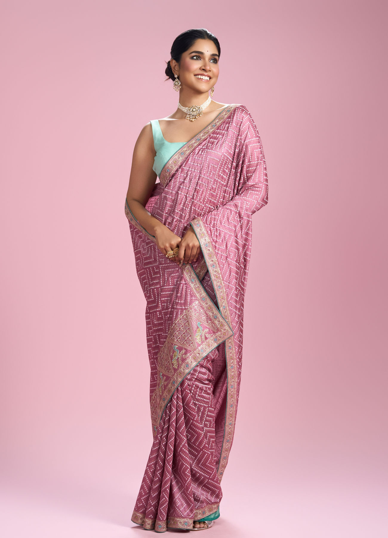 Mohey Women Ethereal Purple Chinon Saree