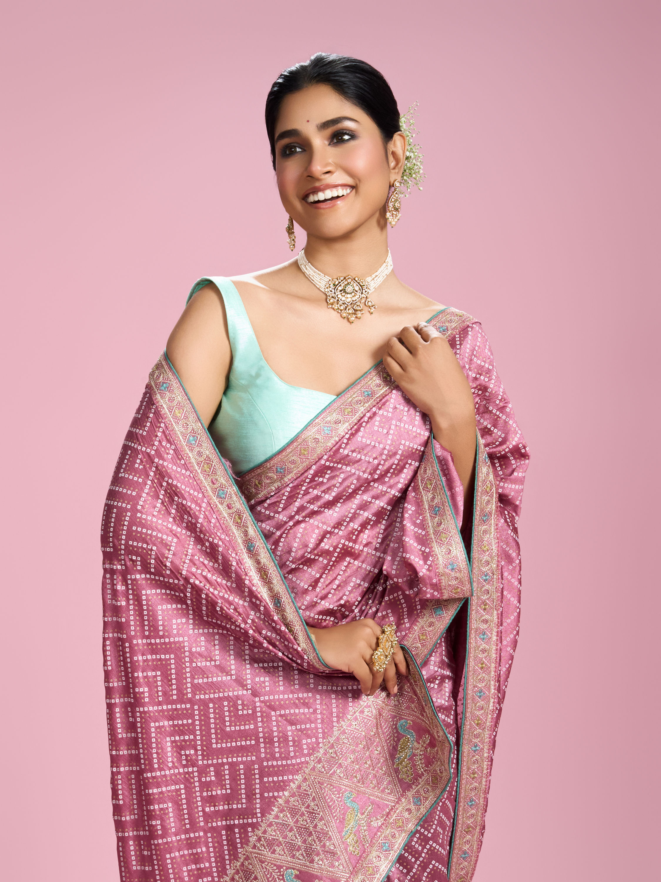 Mohey Women Ethereal Purple Chinon Saree