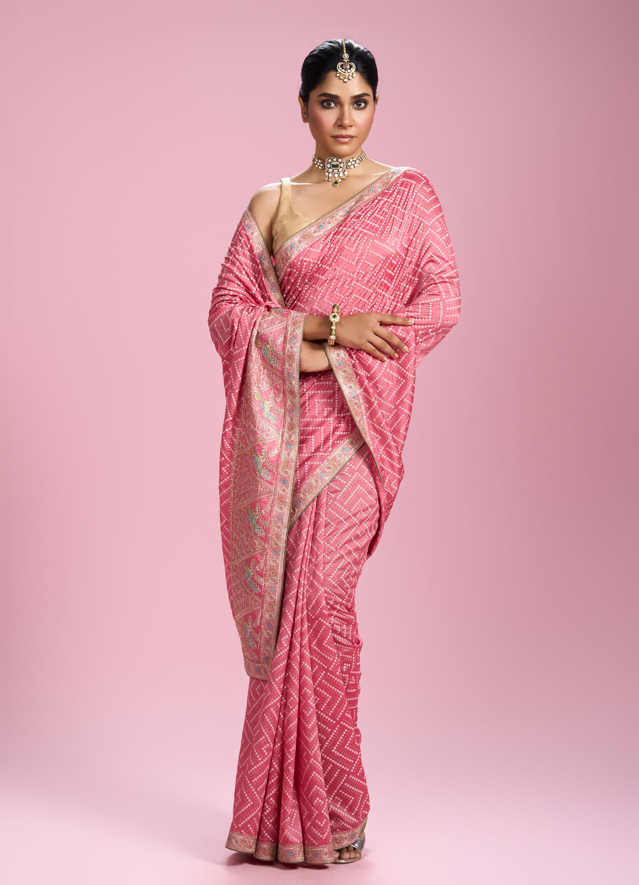 Mohey Women Elegant Pink Chinon Saree