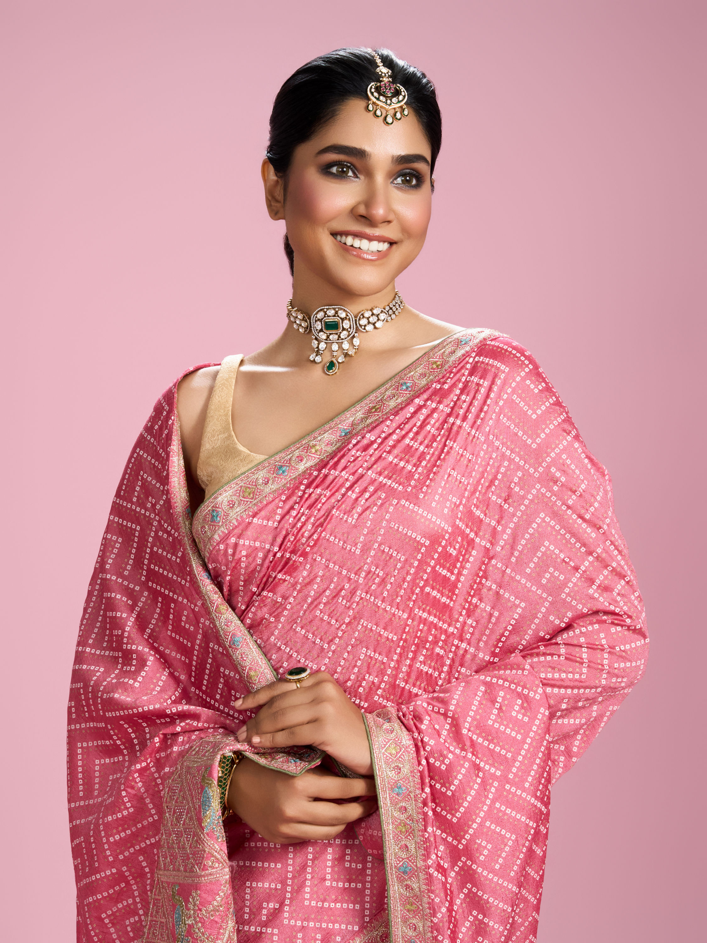 Mohey Women Elegant Pink Chinon Saree