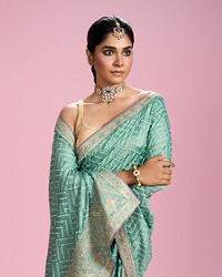 Mohey Women Sea Green Elegance Saree