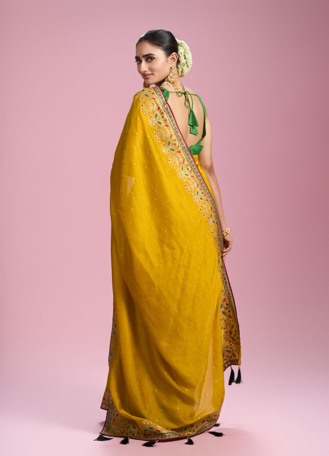 Mohey Women Emerald Elegance Art Silk Saree