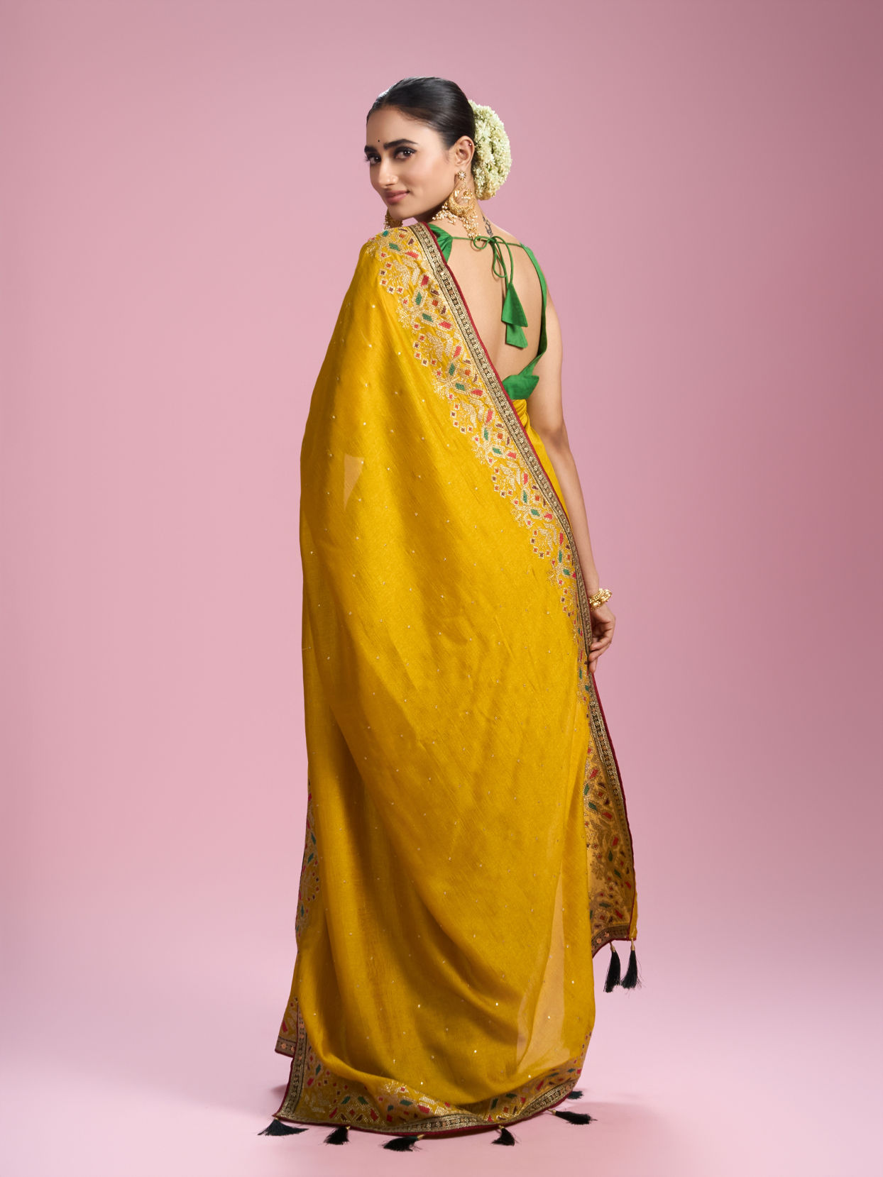 Mohey Women Emerald Elegance Art Silk Saree