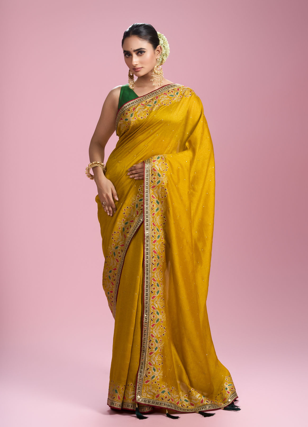 Mohey Women Emerald Elegance Art Silk Saree