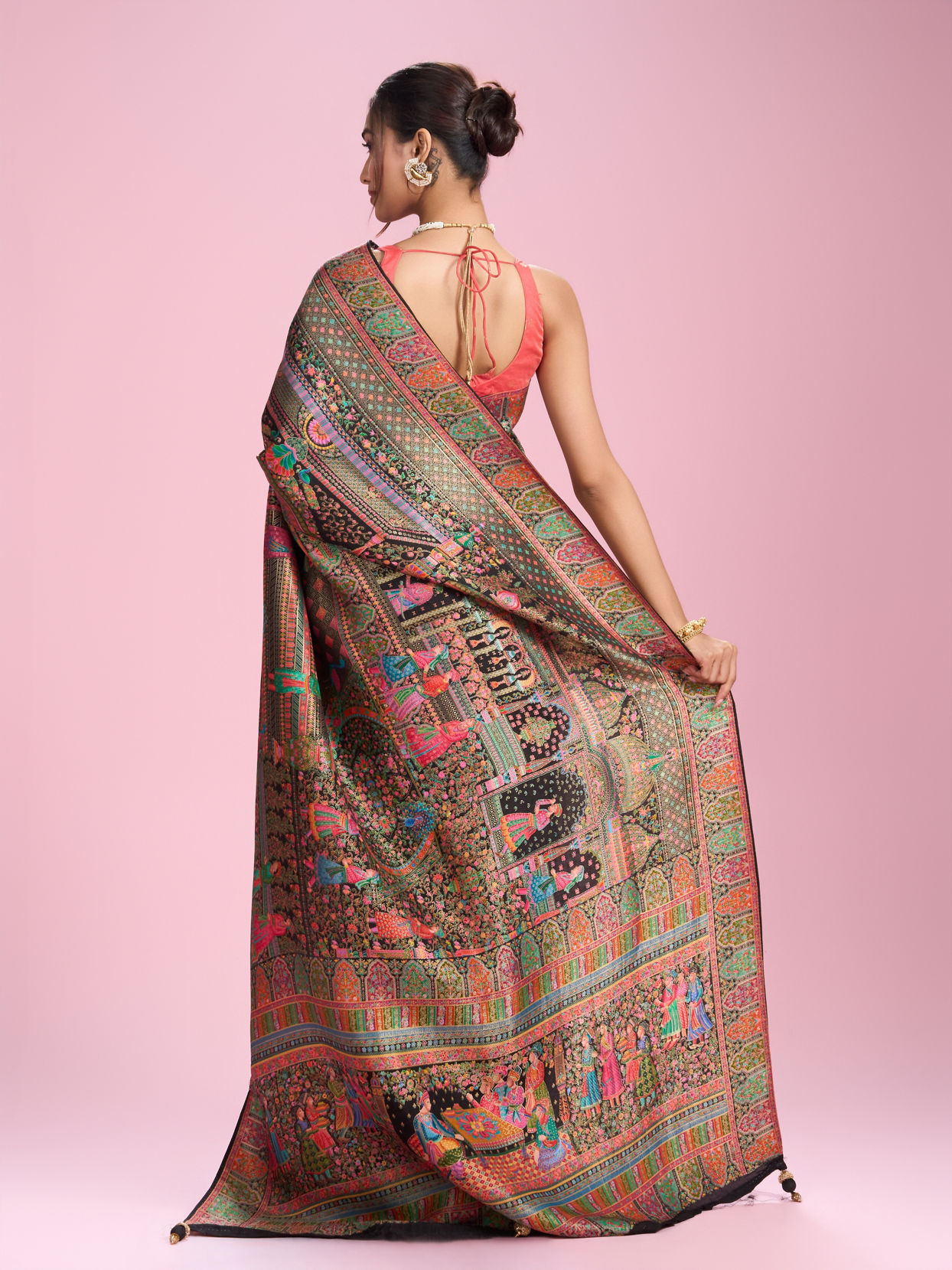 Mohey Women Charming Black Elegance Saree