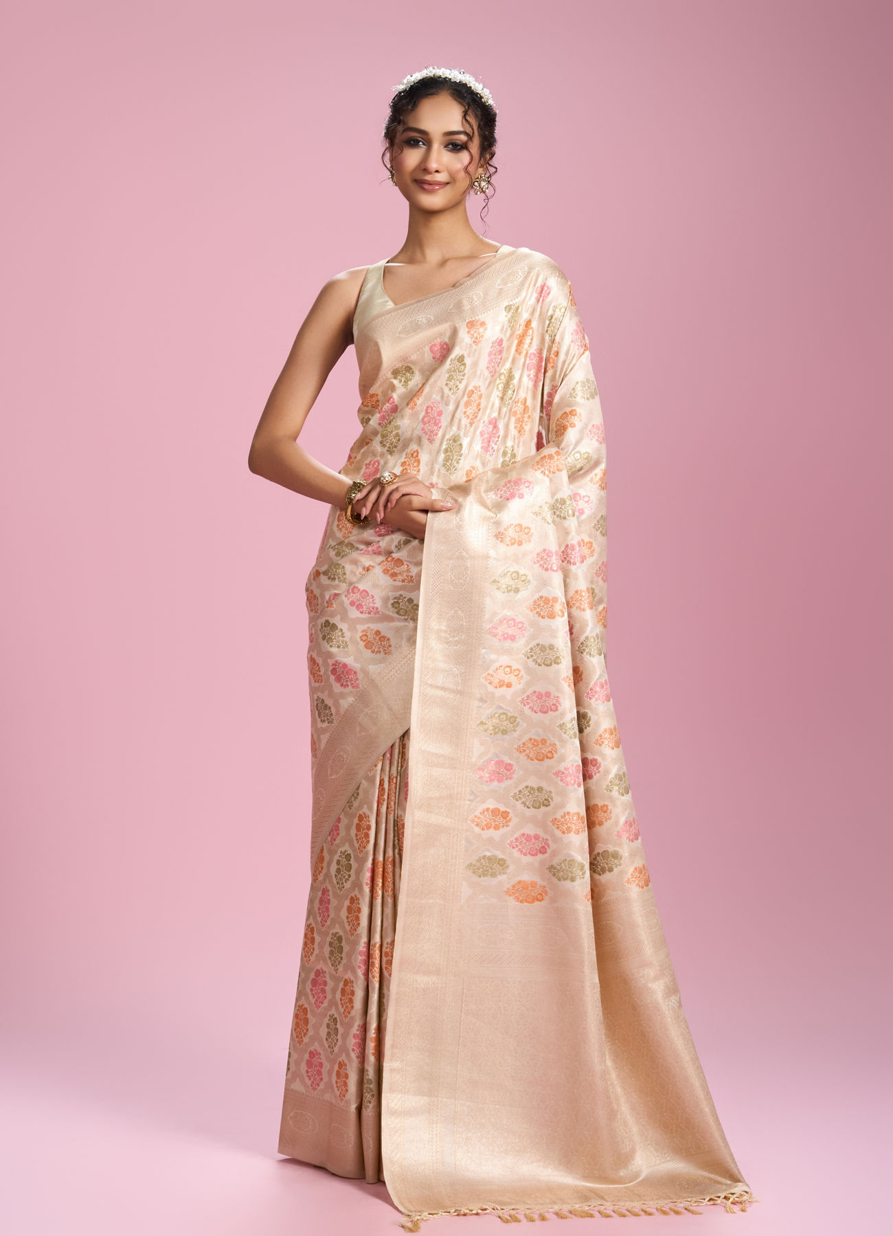 Mohey Women Elegant Cream Saree