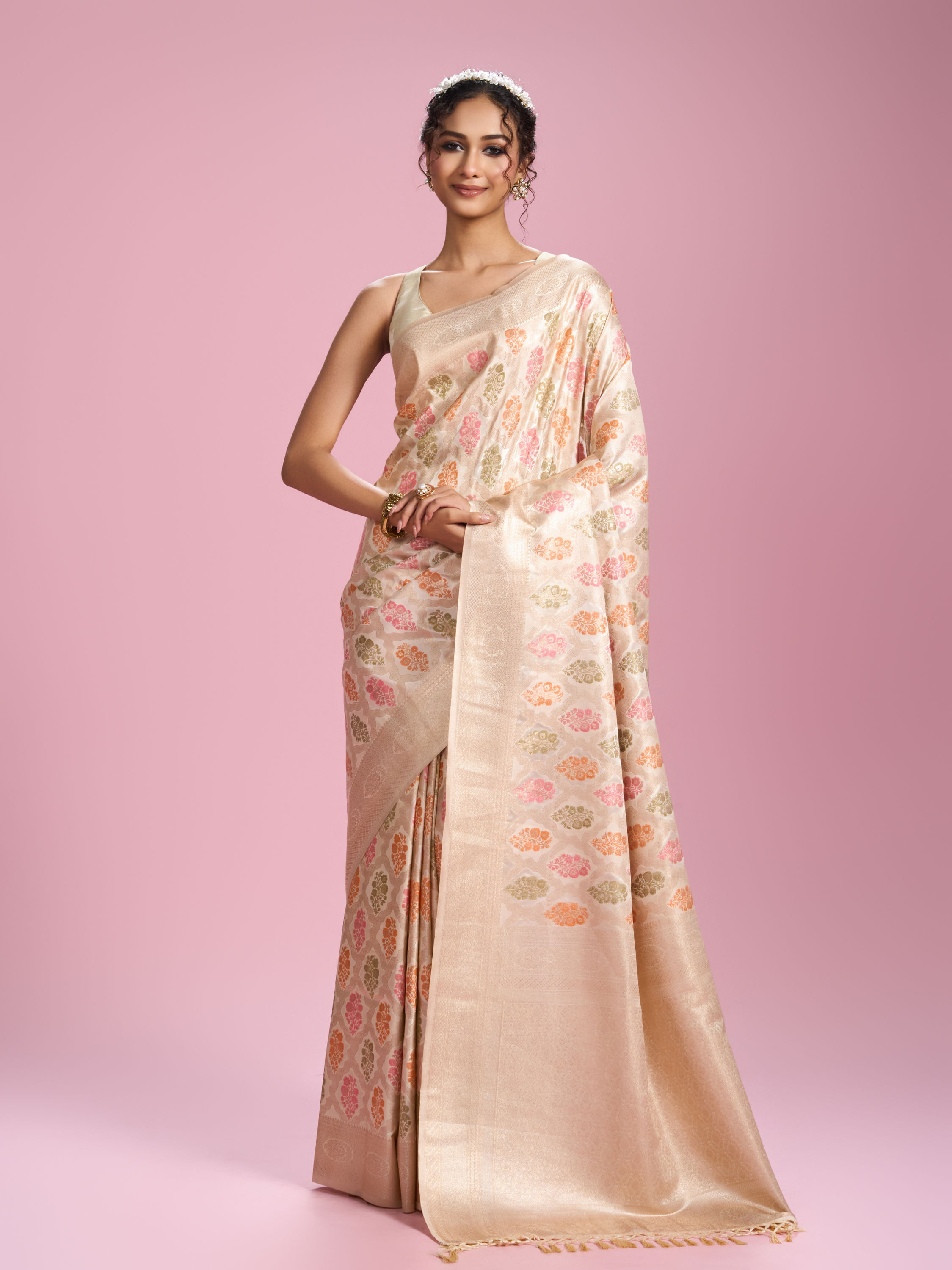 Mohey Women Elegant Cream Saree