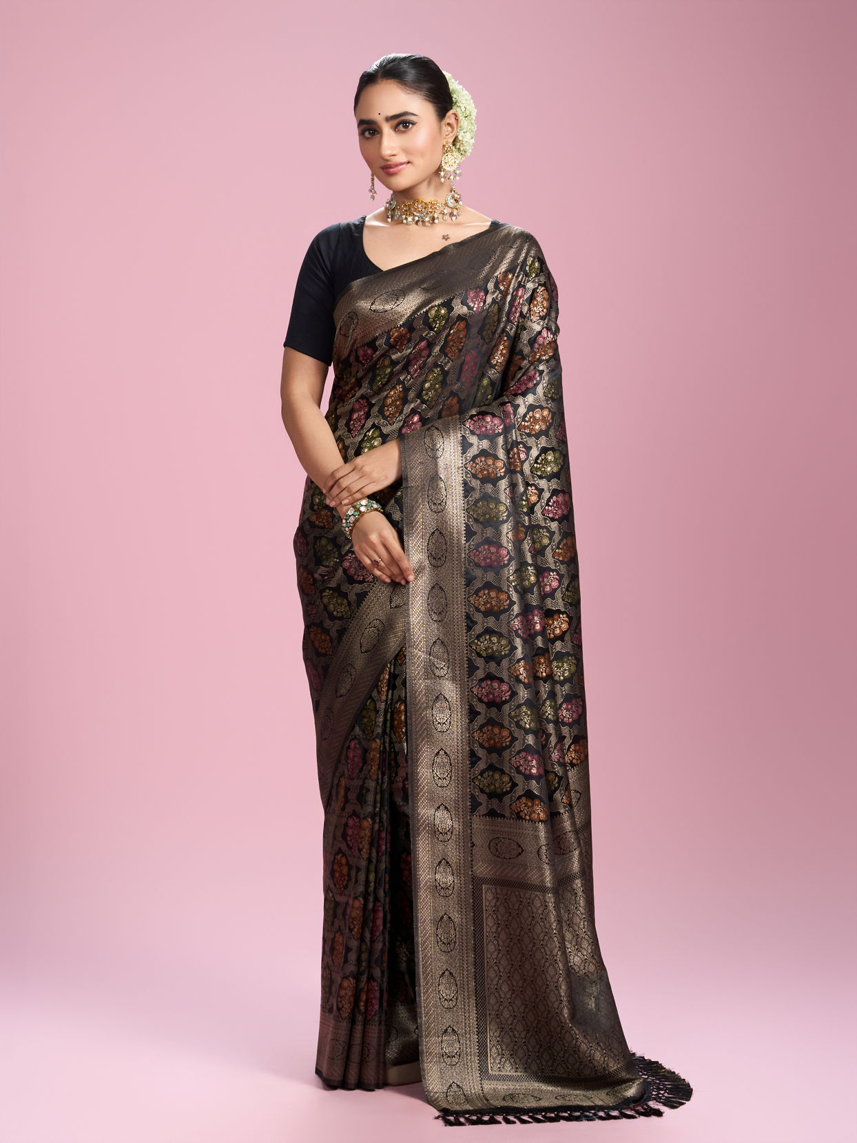 Mohey Women Black Elegance Silk Saree