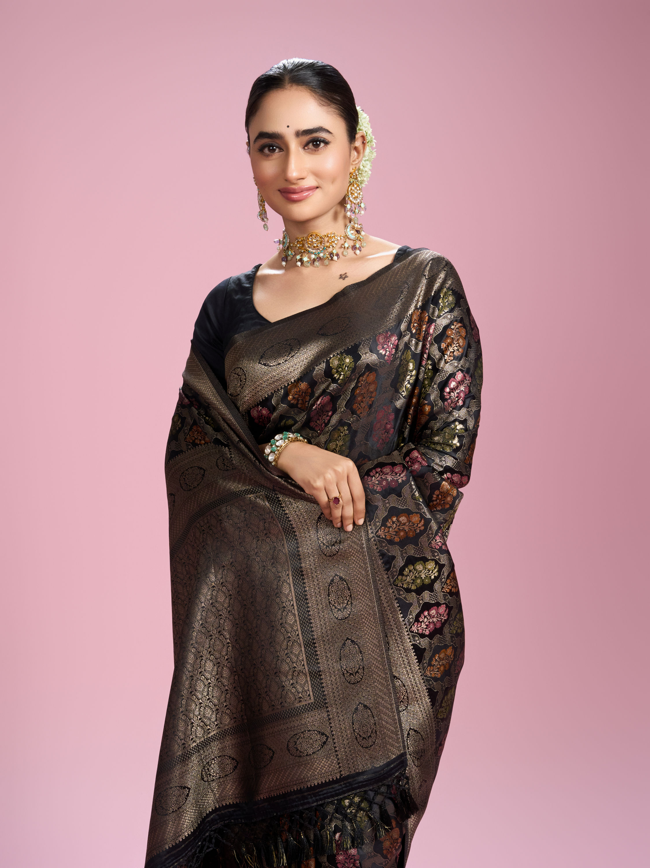Mohey Women Black Elegance Silk Saree