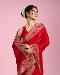 Mohey Women Enchanting Red Organza Saree