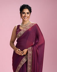 Mohey Women Elegantly Detailed Wine Saree