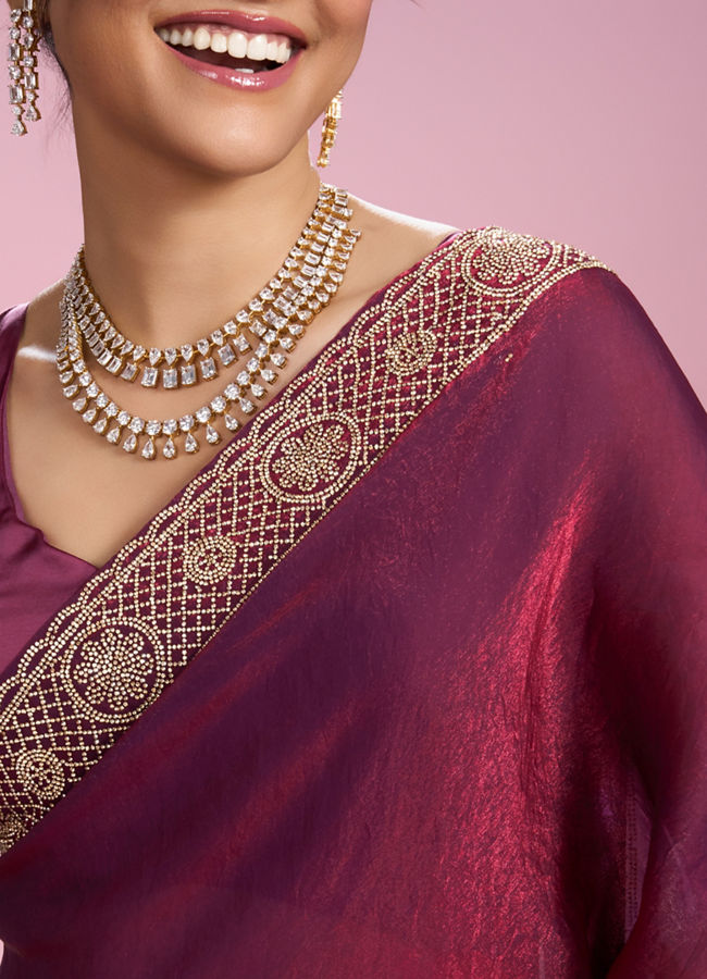 Mohey Women Elegantly Detailed Wine Saree