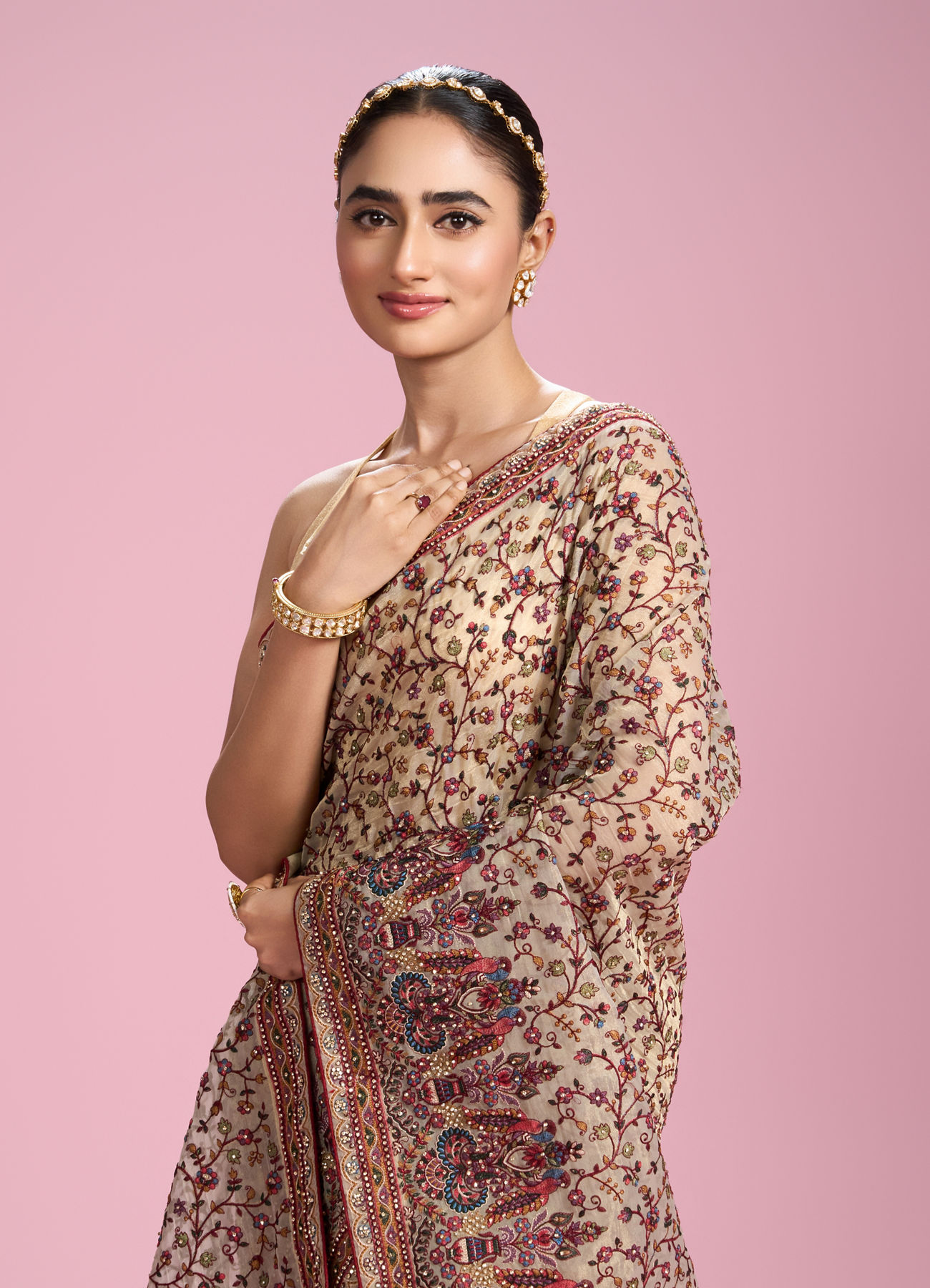 Mohey Women Cream Organza Saree