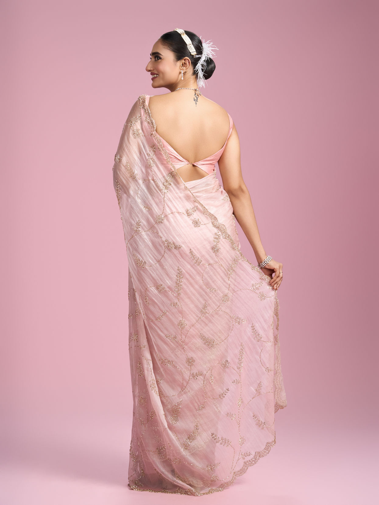 Mohey Women Elegant Pink Organza Saree