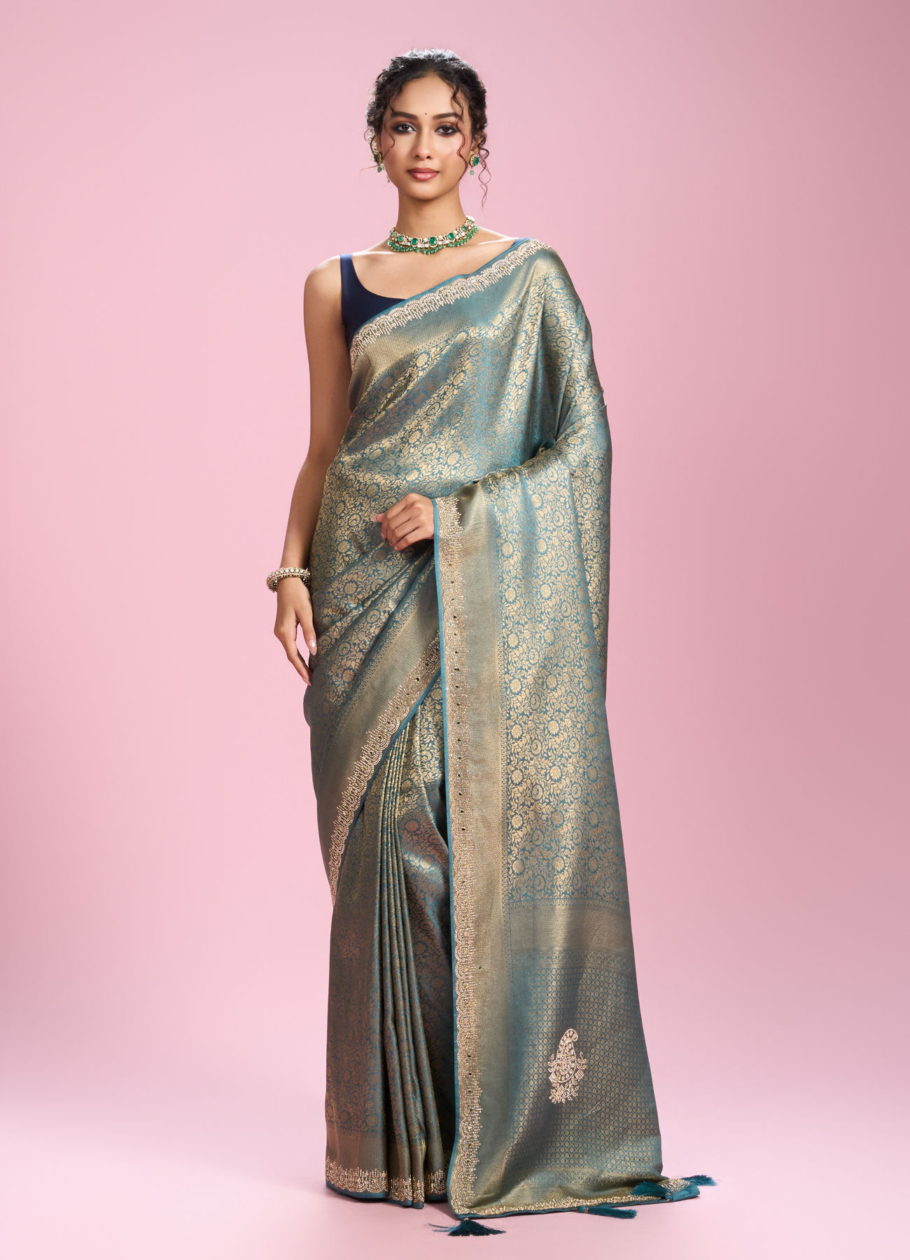 Mohey Women Elegant Light Blue Saree