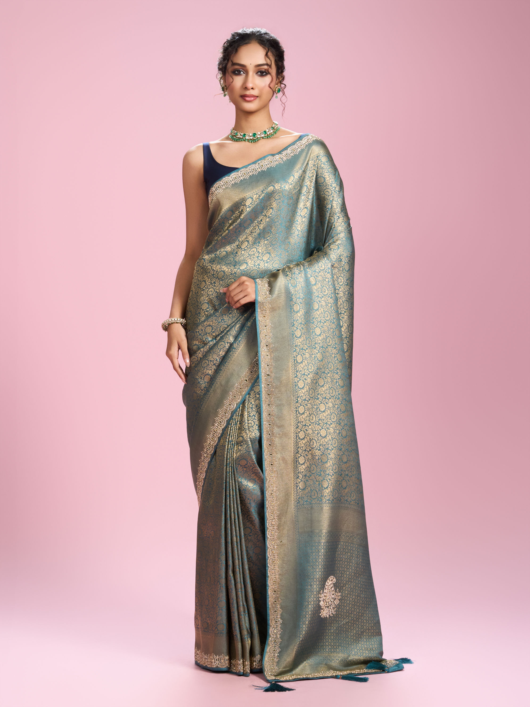 Mohey Women Elegant Light Blue Saree