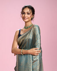 Mohey Women Elegant Light Blue Saree