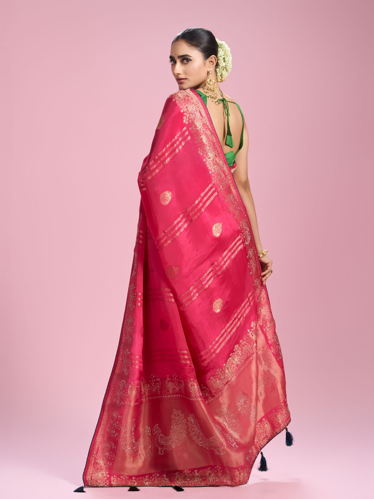 Mohey Women Elegant Pink Saree Ensemble