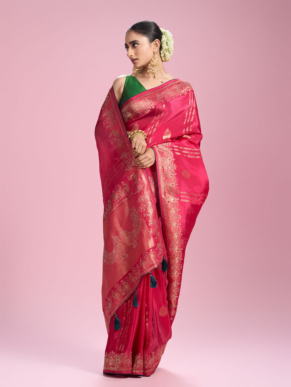 Mohey Women Elegant Pink Saree Ensemble
