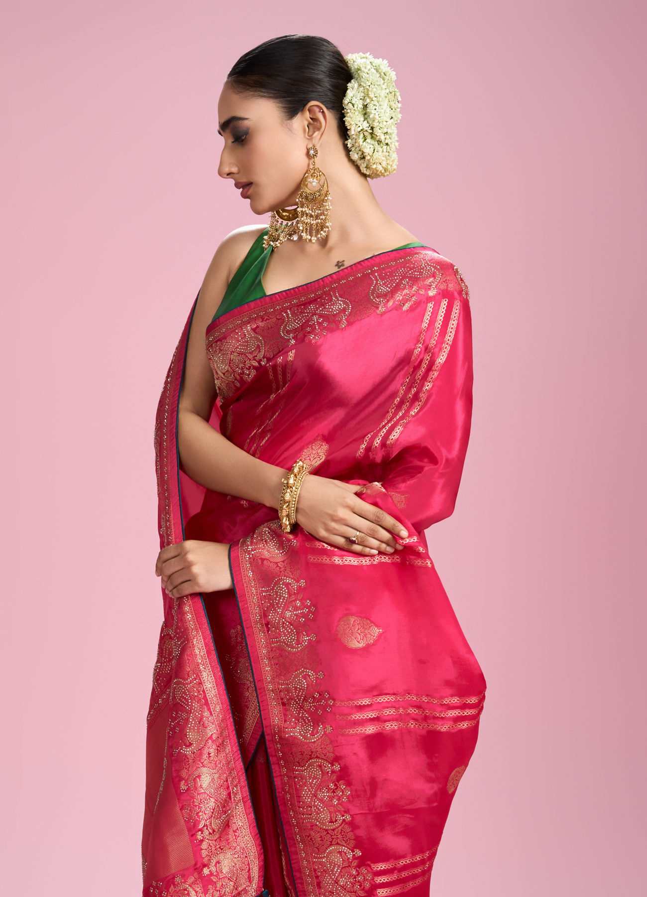 Mohey Women Elegant Pink Saree Ensemble