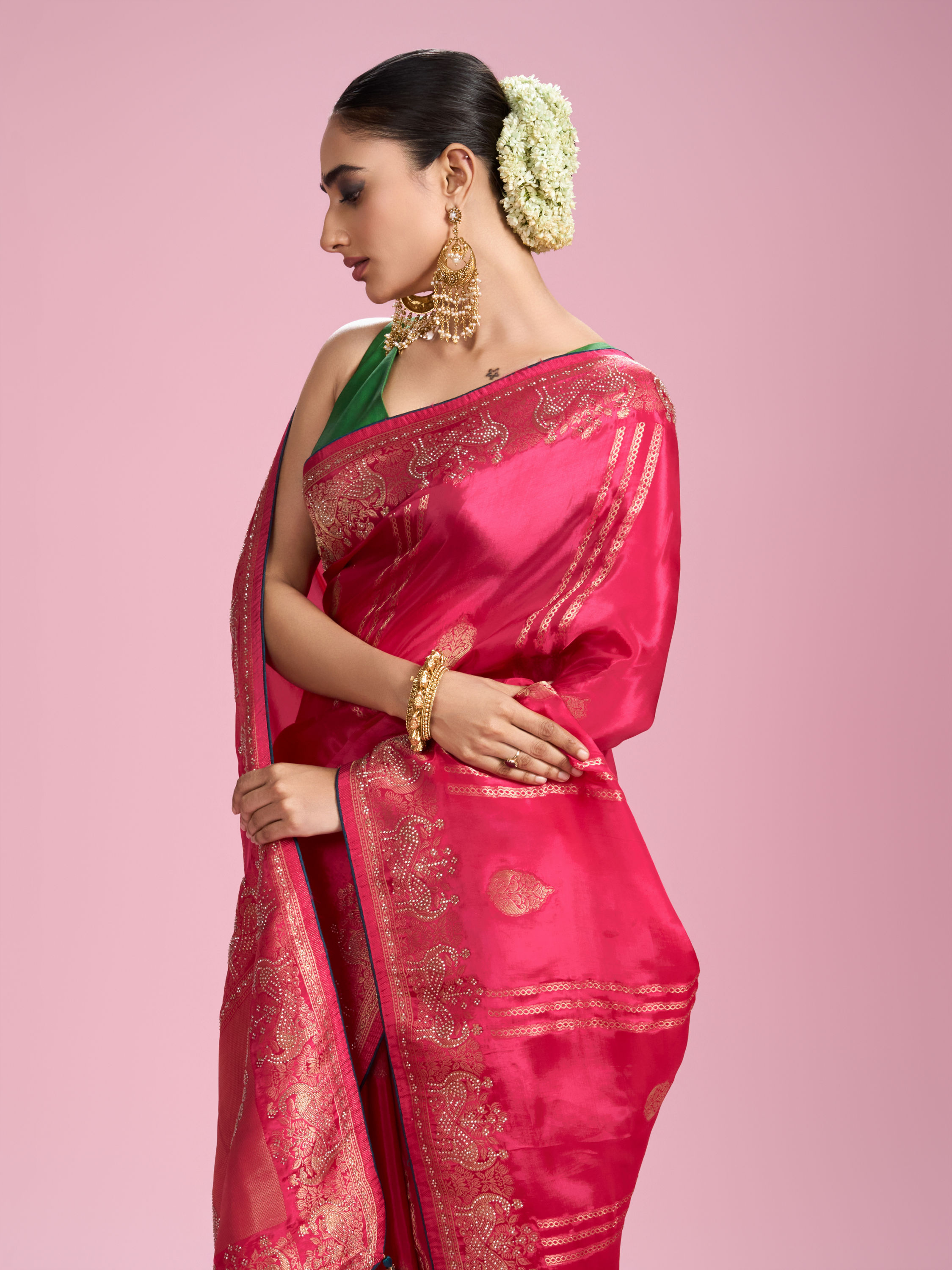 Mohey Women Elegant Pink Saree Ensemble