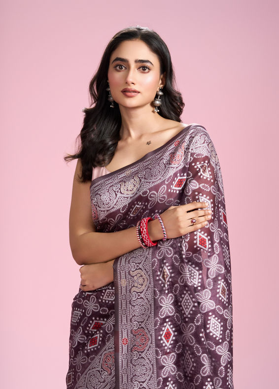 Mohey Women Ravishing Wine Saree