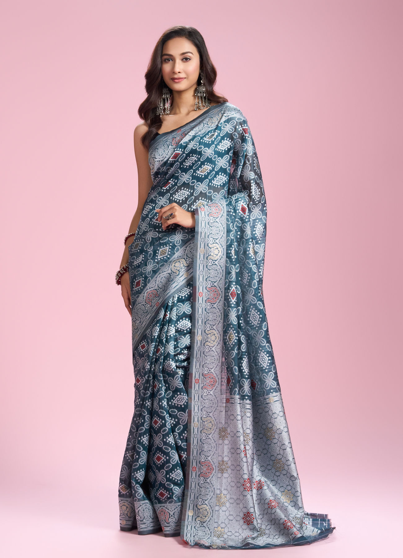 Mohey Women Emerald Expression Saree
