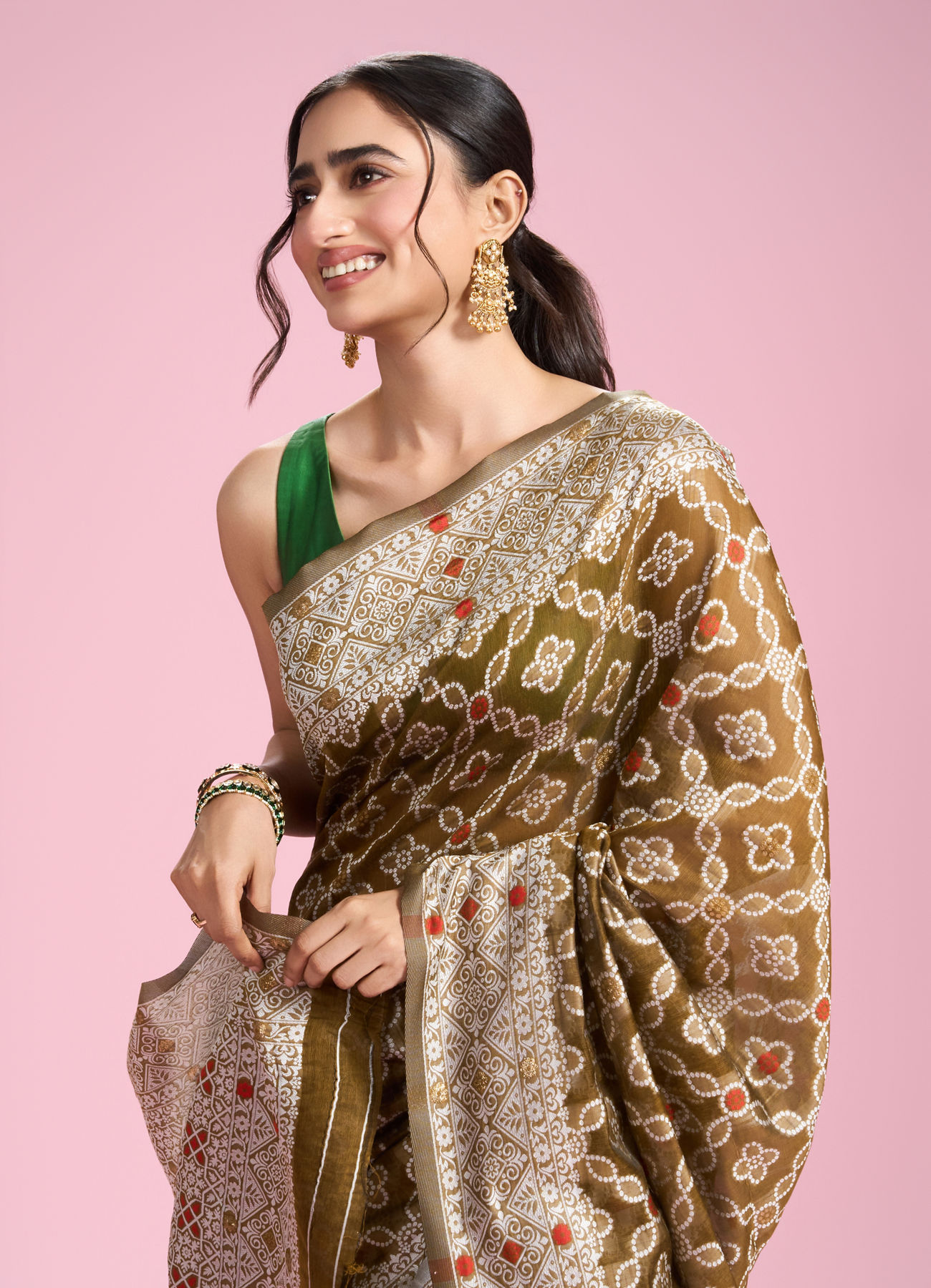 Mohey Women Emerald Elegance Saree