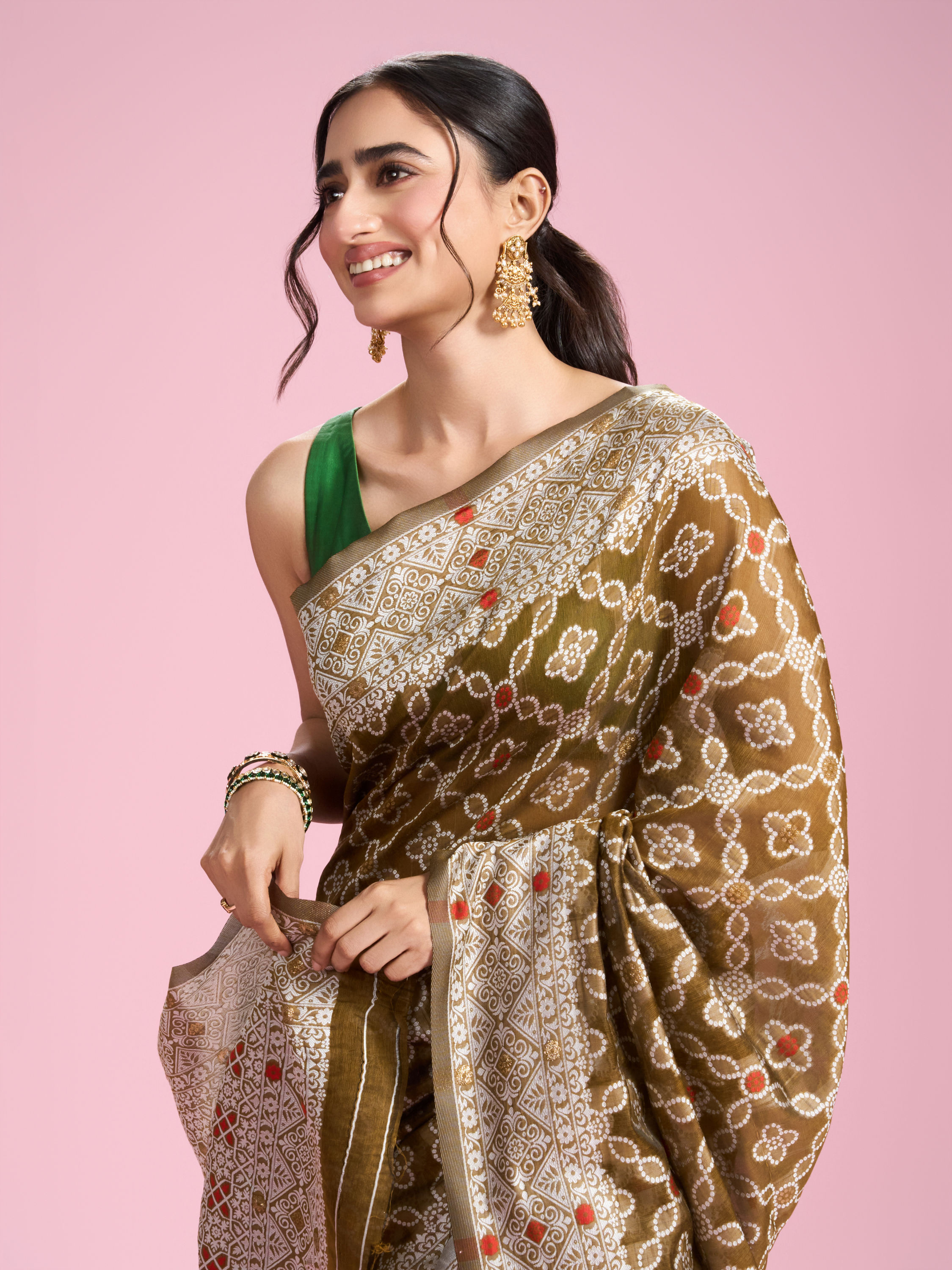 Mohey Women Emerald Elegance Saree