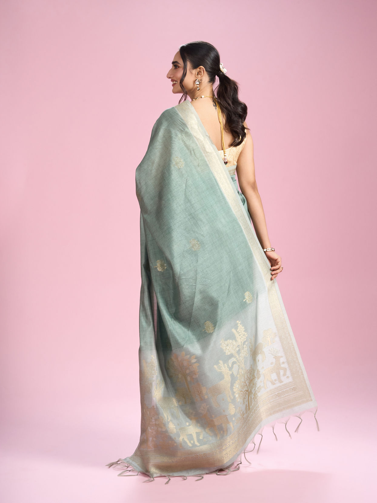 Mohey Women Pista Green Festive Elegance Saree