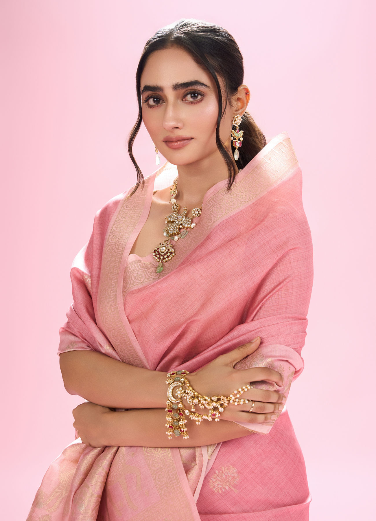 Mohey Women Pink Elegance Brilliance Saree