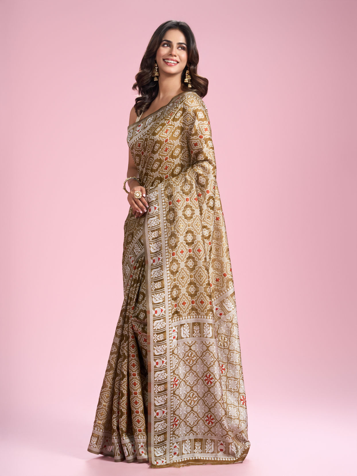 Mohey Women Mystic Mehandi Green Saree