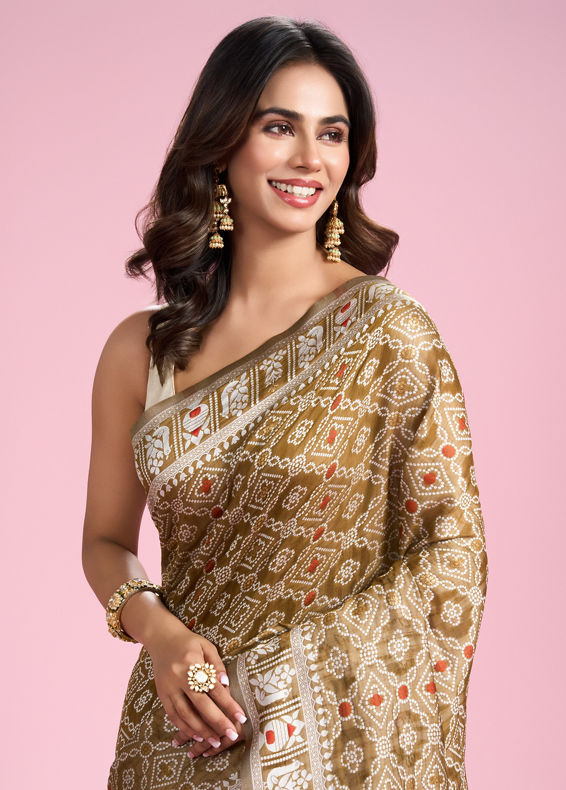 Mohey Women Mystic Mehandi Green Saree