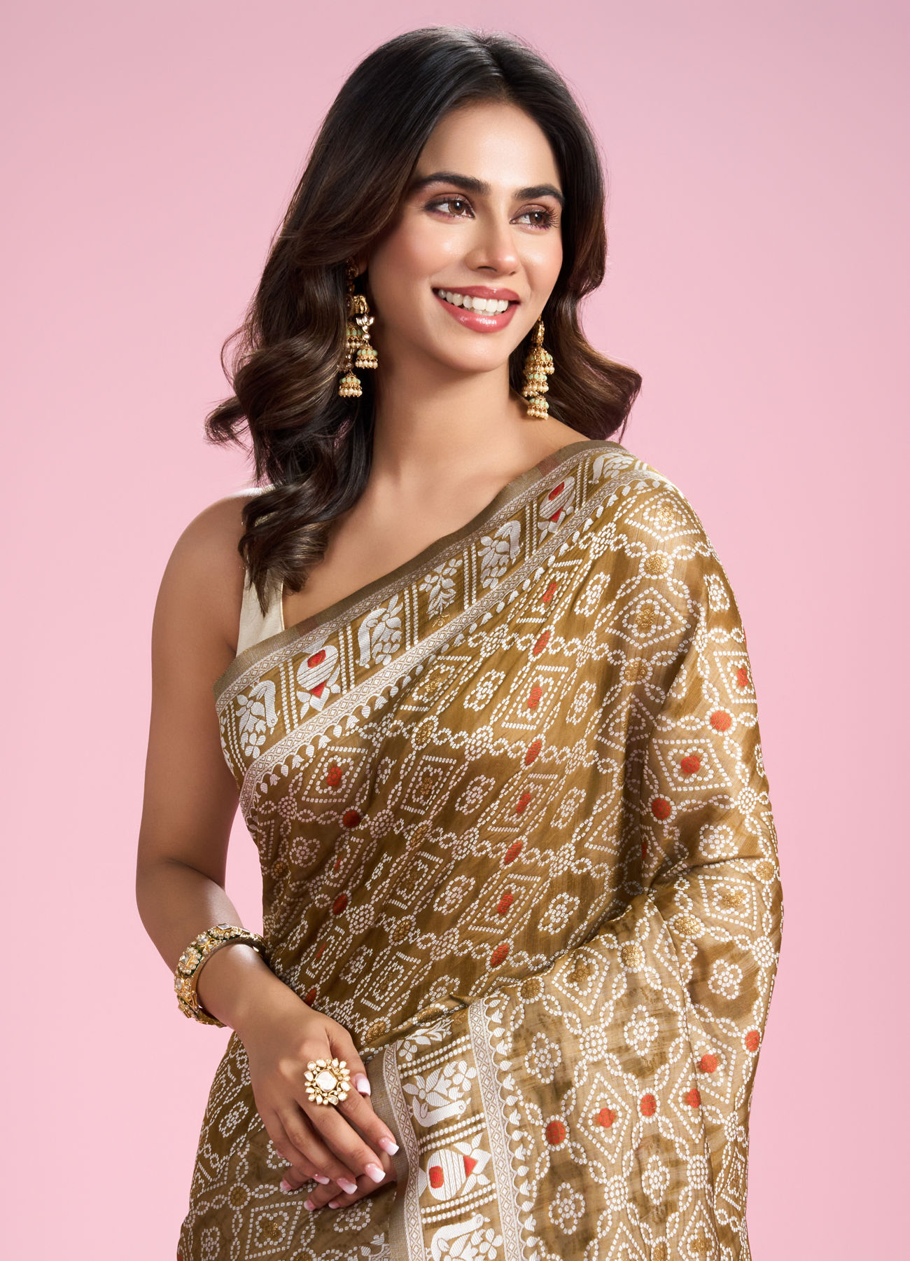 Mohey Women Mystic Mehandi Green Saree