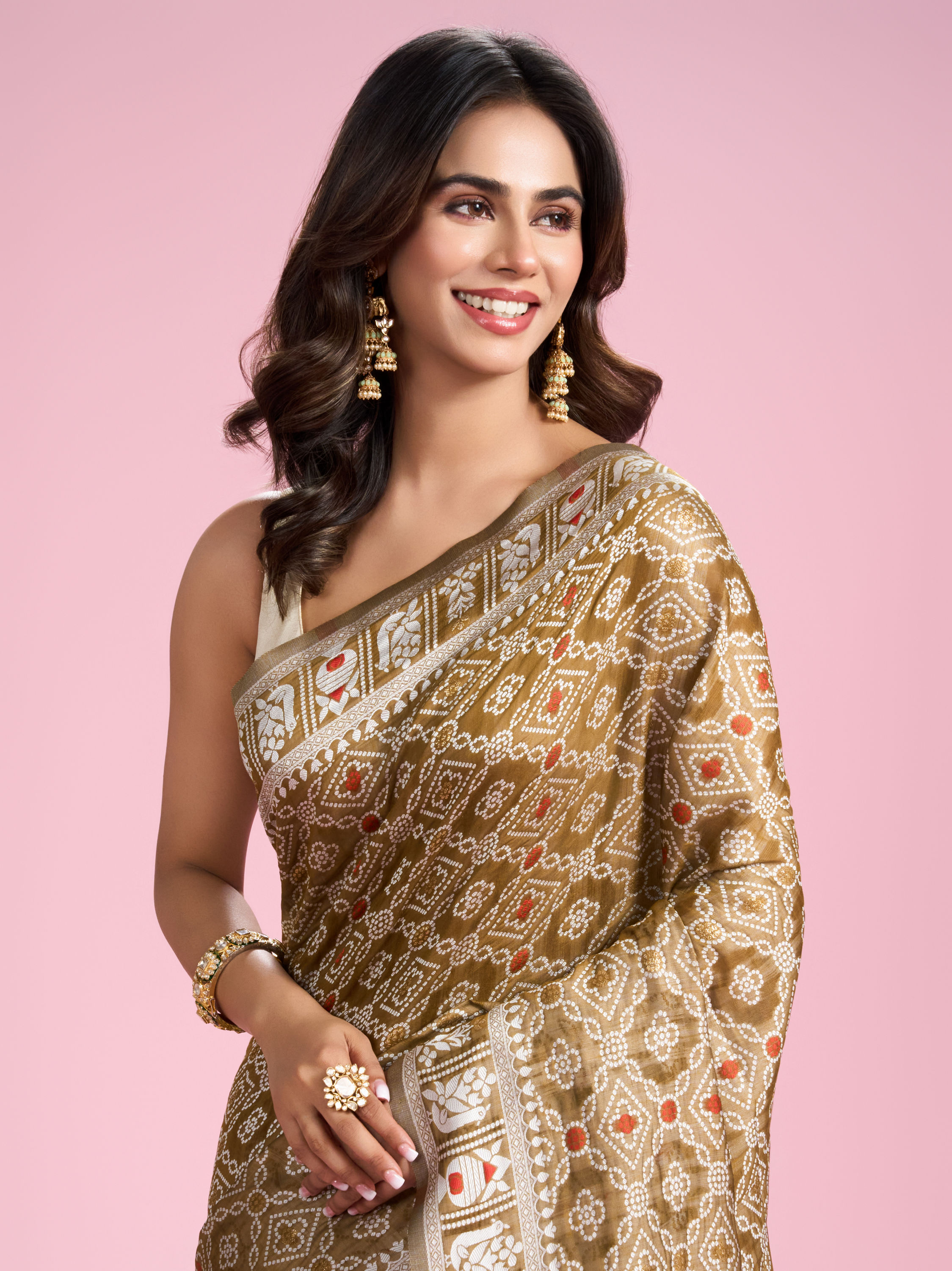 Mohey Women Mystic Mehandi Green Saree