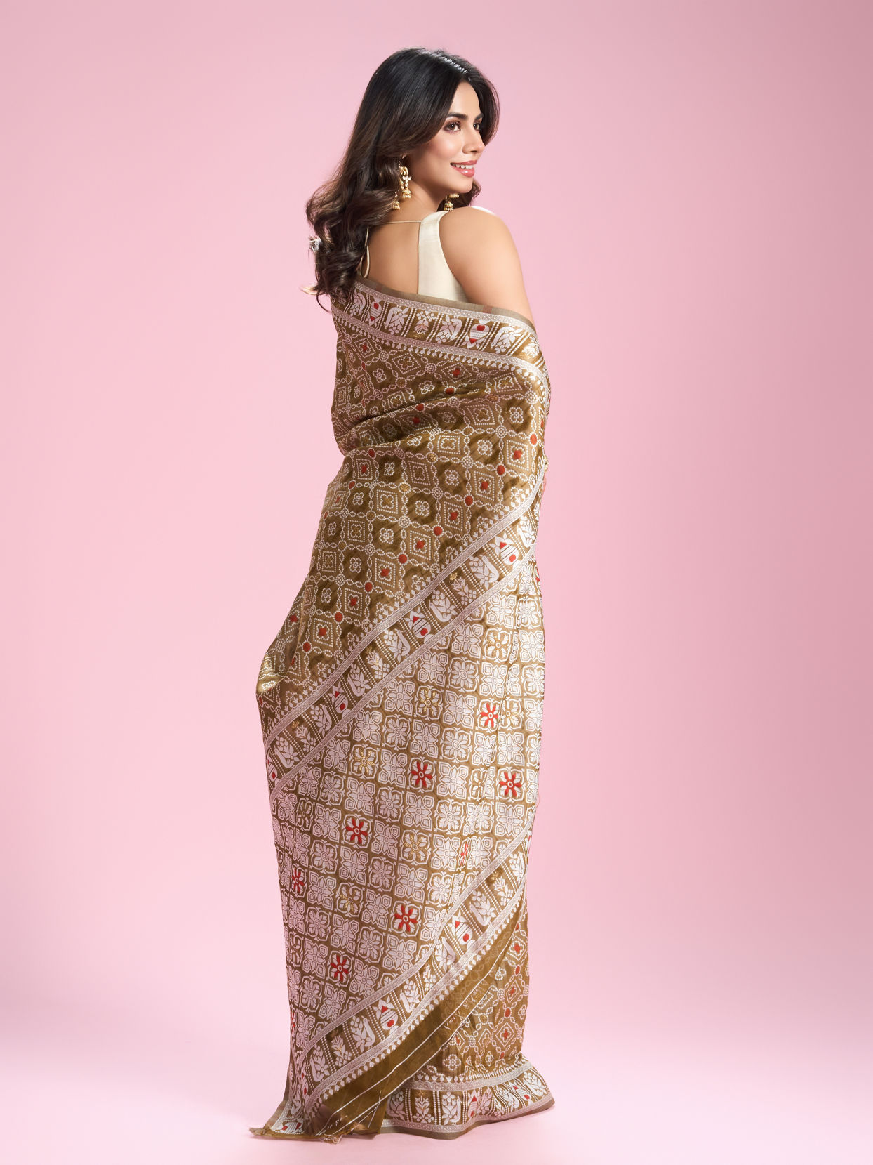 Mohey Women Mystic Mehandi Green Saree