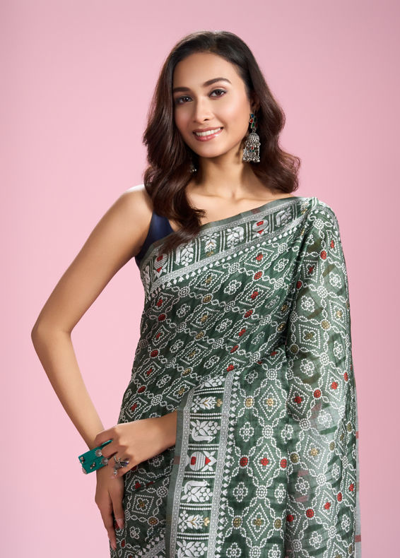 Mohey Women Timeless Green Elegance Saree