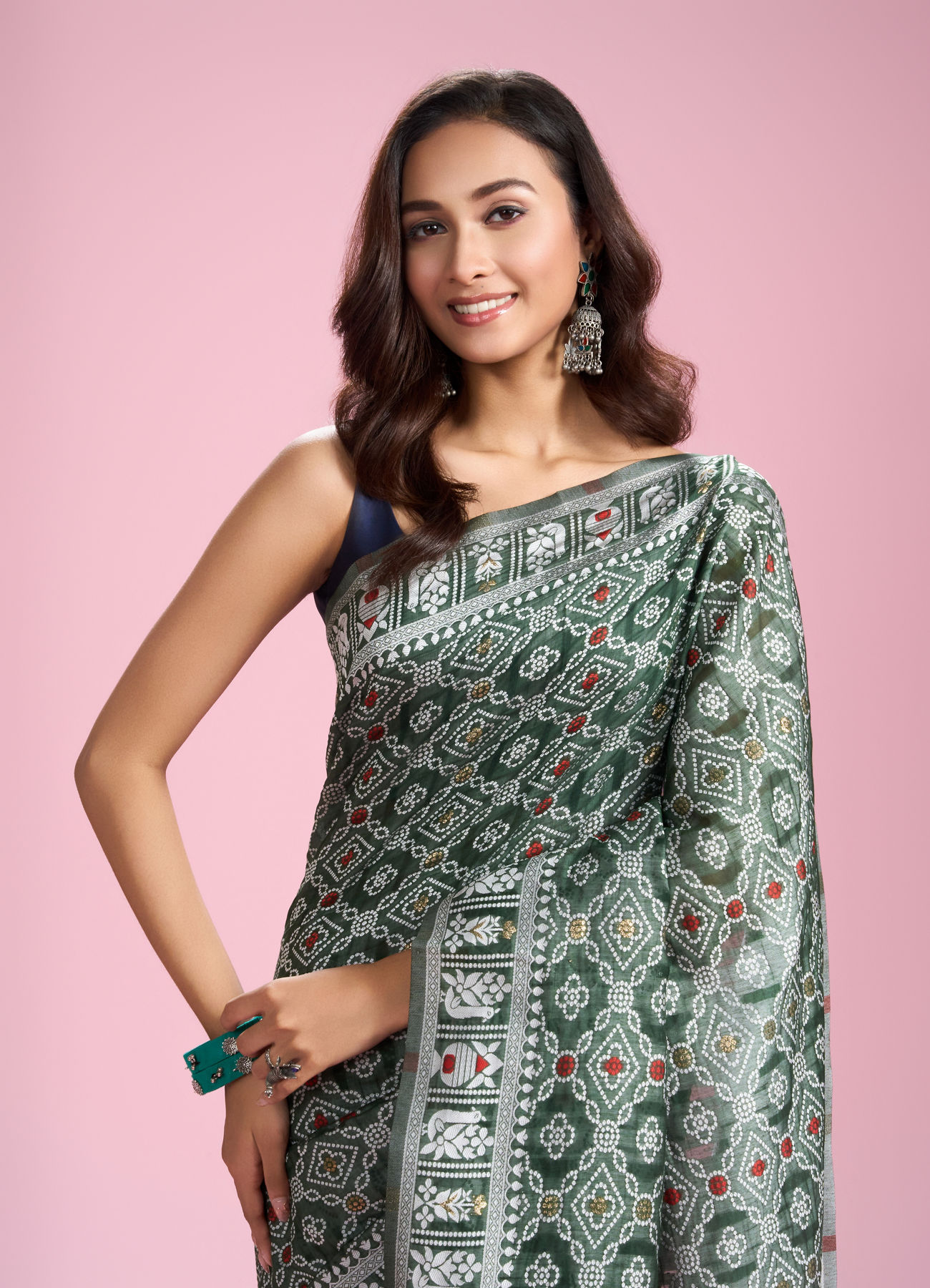 Mohey Women Timeless Green Elegance Saree