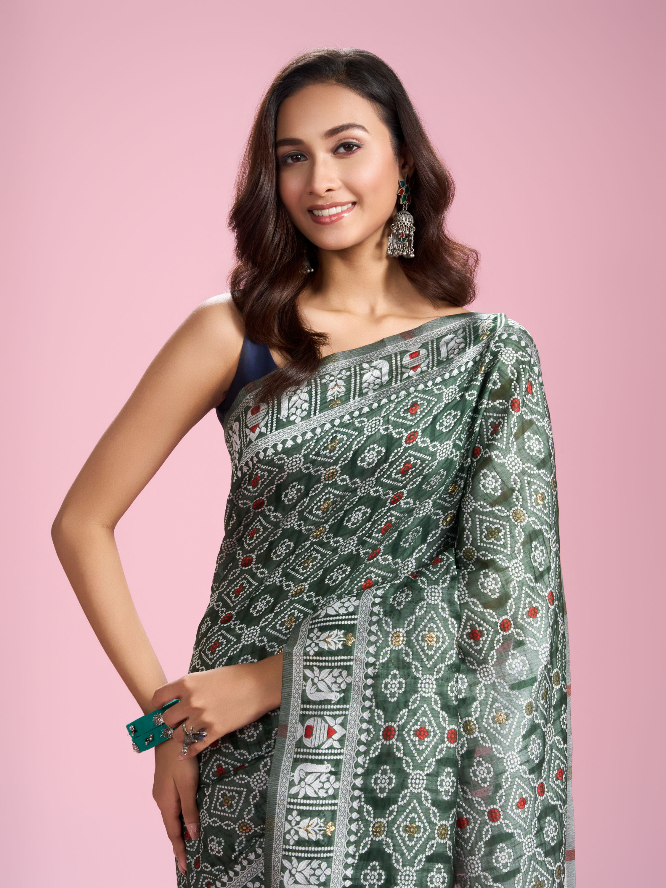 Mohey Women Timeless Green Elegance Saree