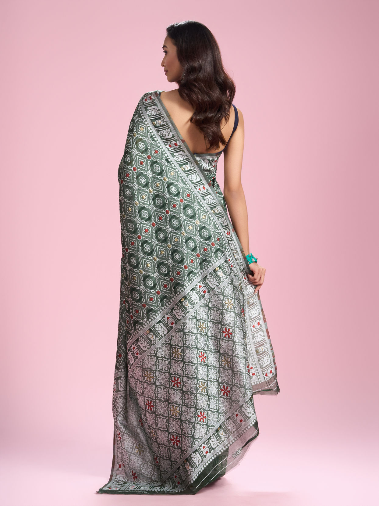 Mohey Women Timeless Green Elegance Saree