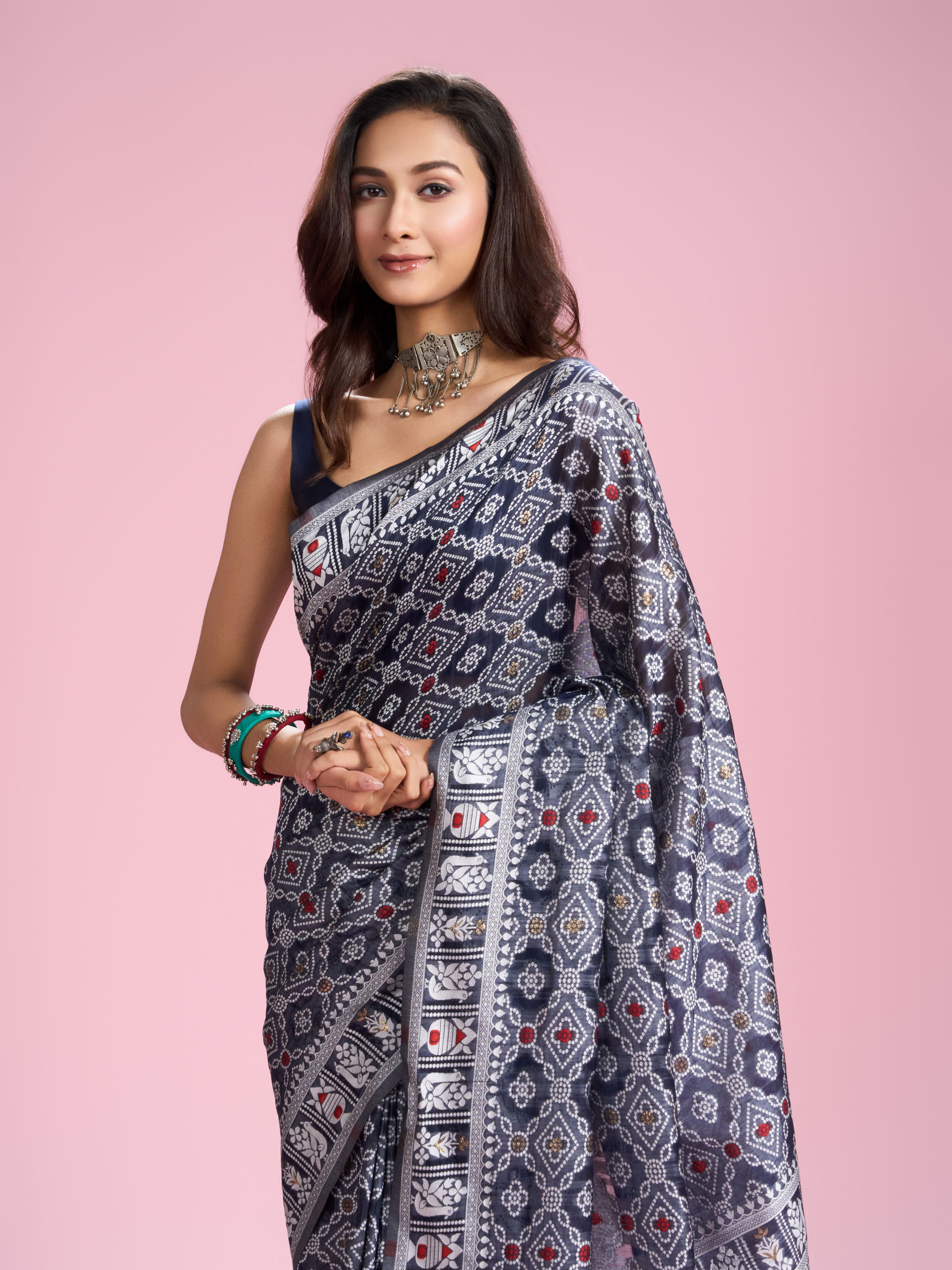 Mohey Women Mesmerizing Indigo Blue Saree