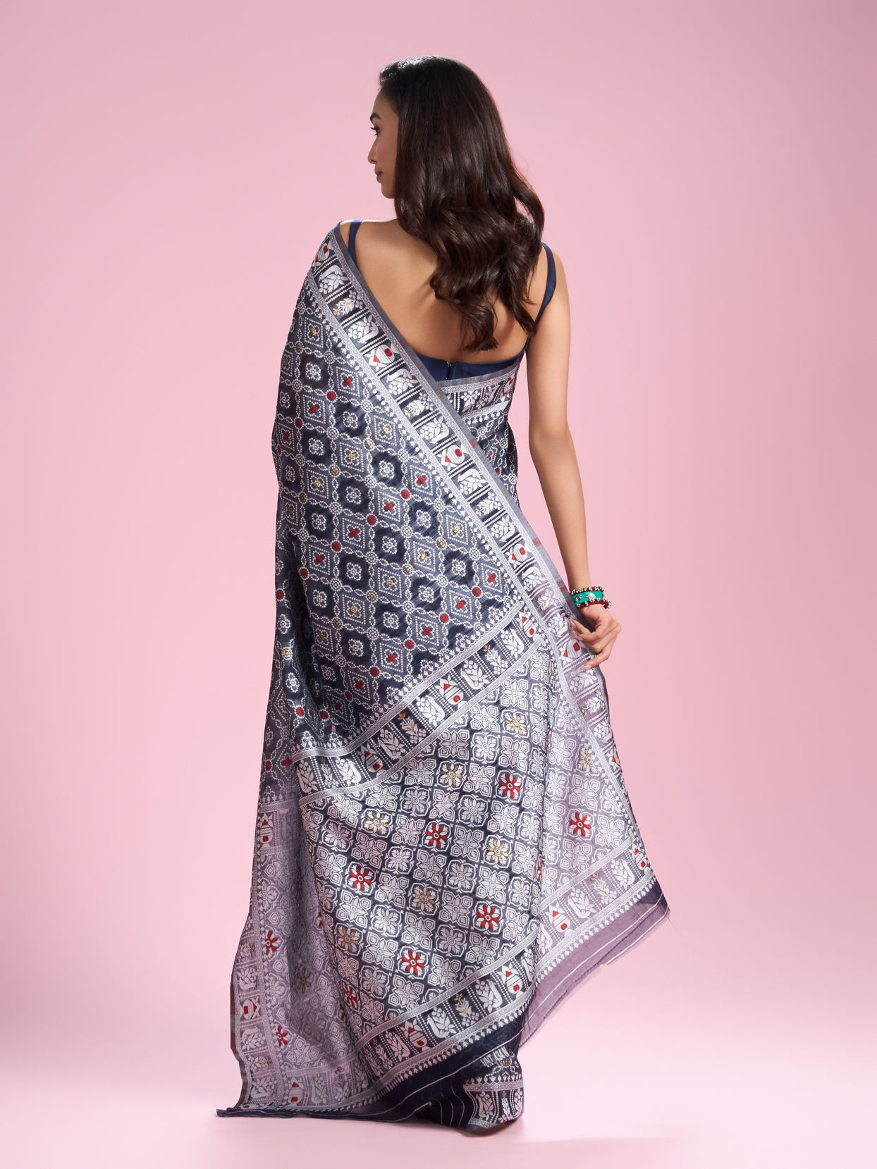 Mohey Women Mesmerizing Indigo Blue Saree