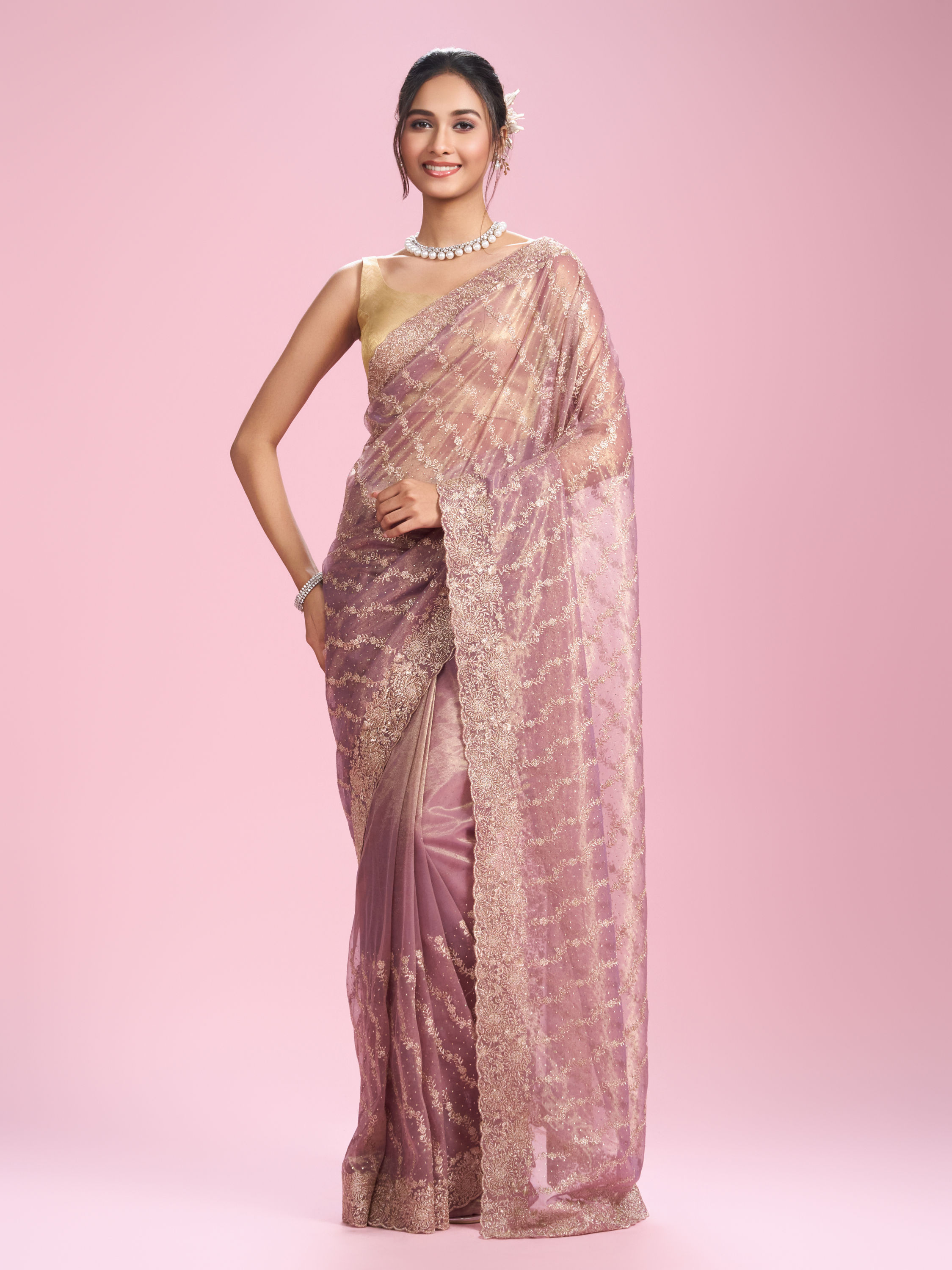Mohey Women Enchanting Purple Net Saree