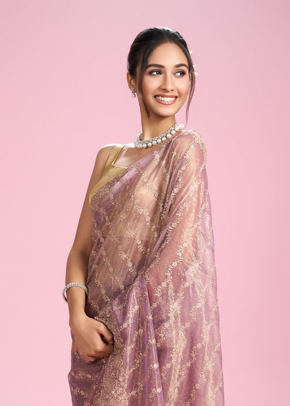 Mohey Women Enchanting Purple Net Saree