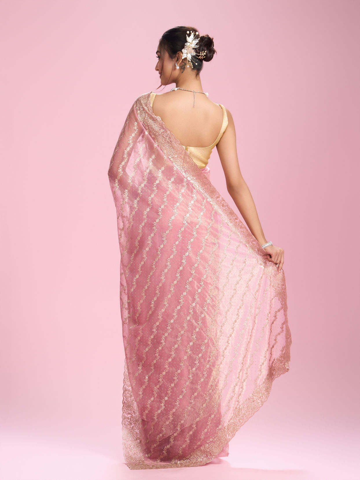 Mohey Women Elegant Pink Saree